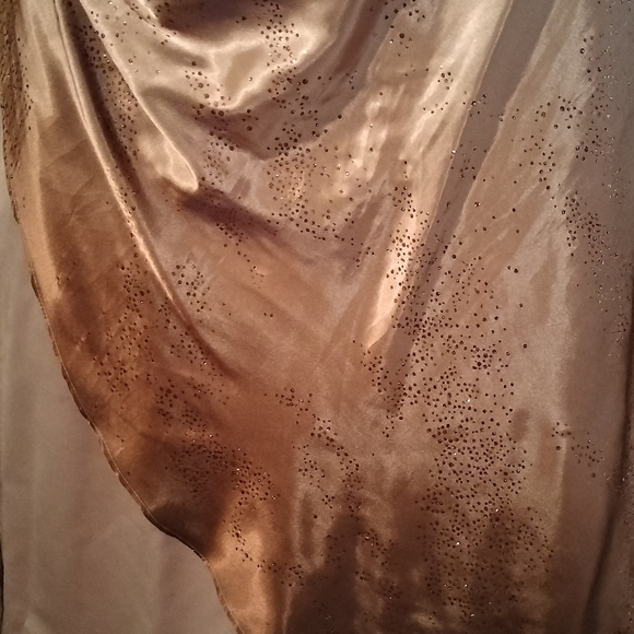 Women's Formal Dress - Picture 8 of 9